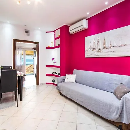 In 27606 Apartament