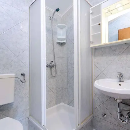 Apartament In 27606 Crikvenica